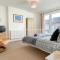 Spacious 2-bed Apartment in Crewe by 53 Degrees Property, ideal for Business & Professionals, FREE Parking - Sleeps 3