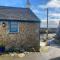 Sweet Caroline - luxury studio stone’s throw from Mousehole harbour