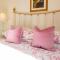 Higher Weddicott Barn Holiday Cottage - Self Catering