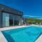 Villa Lagoderan - 罗维尼