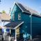 Kingfisher, Newly Renovated Suite on Ocean Inlet