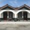 MRI Residence 4 Bedroom Bungalow with Private Pool in Sg Buloh - No Pork & No Alcohol
