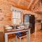 Yogis Lair, Hot Tub, Foosball, WIFI, 1089 FREE tickets each paid day