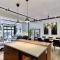 Le Gentleman // Downtown spacious condo