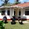 Colonial Surfing Villa Hostel & Home Stay - Midigama East