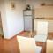 One bedroom appartement at Novigrad 400 m away from the beach with enclosed garden and wifi