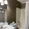 Super 8 by Wyndham Bismarck
