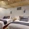 Lions Den // Spacious 1500 sqft (2 WC) - Downtown