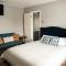 Charming French Studio Apartment - لارامي