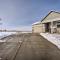 Dreamy Windsor Home with Grill about 3 Miles to Lake!