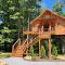 Cricket Hill Treehouse B by Amish Country Lodging - ميلرزبورج