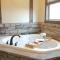 Country Bliss Cottage by Amish Country Lodging