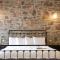 Farmhouse Suites by Amish Country Lodging
