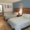 Blue Sky Inn- Complimentary Happy Hour Th-Sun, Veteran owned, Full Breakfast, Best green space, 1 mile from Blue Ridge, Fire Pit