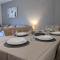 Entire 3 bed home Sleeps 6, WiFi, 2 Parking Spaces