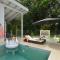 Pavilions in the Palms Heated Pool Short Path To Beach Five Bedrooms Sleeps 14