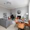 JOIVY Luxurious Apt on Notable George Street - Edinburgh