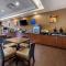 Comfort Inn & Suites Shawnee North near I-40 - شاوني