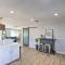 Charming Phoenix Home with Patio about 3 Miles to Dtwn! - فينكس