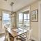 Breezy Galveston House with 2 Decks and Ocean Views! - 加尔维斯敦