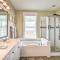 Breezy Galveston House with 2 Decks and Ocean Views! - 加尔维斯敦