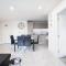 Virexxa Bedford Centre - Deluxe Suite - 2Bed Flat with Free Parking & Gym
