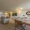 3 Bedroom Barn Conversion with HOT TUB-Garden View - Ty Cerrig Barn