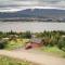 Björkin – Cozy Cabin with excellent view - آكيورِيْري