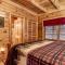 Highland Dream, Hot Tub, FREE tickets each paid day, Near Dollywood, WIFI!!!