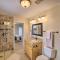 Apt with Balconies - Steps to Kemah Boardwalk!