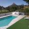 Camps Bay Loft with Stunning Mountain and Ocean Views - Kapské mesto