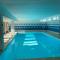 Appartement 6 places aux pieds des pistes avec piscine, wifi et parking privé, salle de bain refaite à neuf