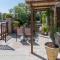 Kourita Garden Apartment with Sea View near to the port of Milos