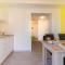 House Nin (864)