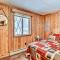 Cozy Pocono Lake Cabin with Screened Patio and Bar - Pocono Lake