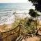 Villa with Private Access to the Beach