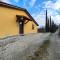 Charming house with shared pool in Caprese Michelangelo