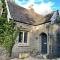 luxury 2 bed cosy cottage with hot tub and childrens play area hambrook Bristol - 布里斯托