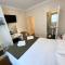 Melbourne House Hotel