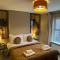Luxury Cromer cottage with hot tub & log burner in Town
