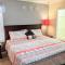 Villa 9BR Luxury near DISNEY with Pool, Spa, Free Parking, WiFi, Waterpark