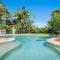Le Dog Beach Club - chic home with pool