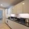 HiGuests - Luxurious 1BR in Palms with Private Beach Access - Dubaj
