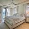 Luxe Getaway with Riverfront Views in Grants Pass! - Grants Pass