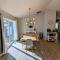 Contemporary 2-Bedroom Close to Downtown, Dining