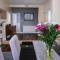 Tallets Apartment with Balcony & Parking - 图克斯伯里