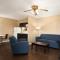 Super 8 by Wyndham Ellenton Bradenton Area - Эллентон
