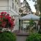 Naiza Guesthouse and Apartments