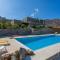 Spacious 6 bdrm Stone Villa with Pool - Rámos