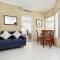 A2 Spacious Apartment with WiFi Kitchenette